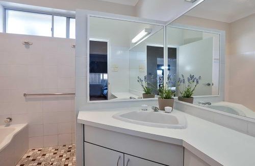 Nelson Bay Casa | Banyan, 14 Montevideo Parade - Spacious pet friendly property with air con and WiFi