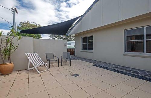 Nelson Bay Casa | Banyan, 14 Montevideo Parade - Spacious pet friendly property with air con and WiFi