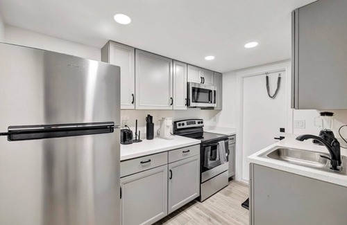 Barrier Island Apartamento | Banyan St 2BR/1BA off Las Olas- Steps to Beach #1