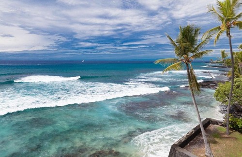 Kailua-Kona Casa | Banyan Tree 403C by Casago Kona - On the Pacific