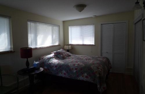Makawao Cama Y Desayuno | Banyan Tree B&B Retreat