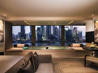 The North Bund Hotel | Banyantree Shanghai On the Bund - Tales rooftop bar boasts a jaw-dropping panoramic vista