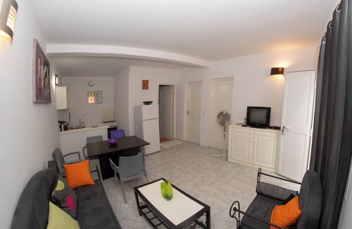 Ngaparou Apartamento | Baobolong apartment f3 ground floor.