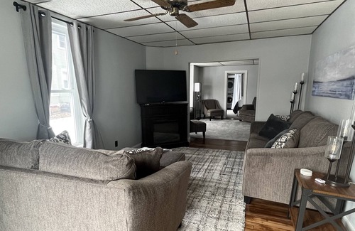 Baraboo Casa | Baraboo House of Entertainment