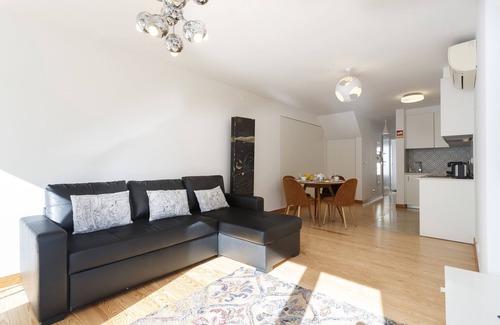 Santa Engracia Apartamento | Barbadinhos Apartments in Lisbon Historic Neighborhood