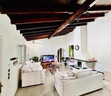 Giannades Casa | Barbarella Cottage