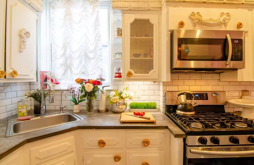Weehawken Apartamento | Barbie-Inspired 3-Bedroom Retreat in Union City – Your NYC Getaway!