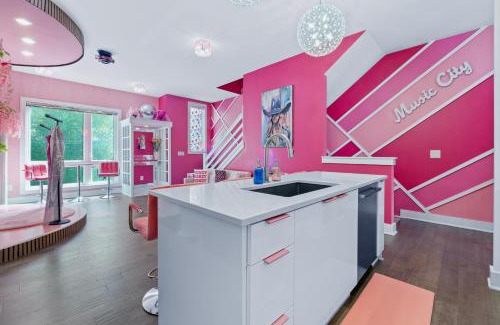 Nashville Apartamento | Barbie's Nashville Bachelorette Bash