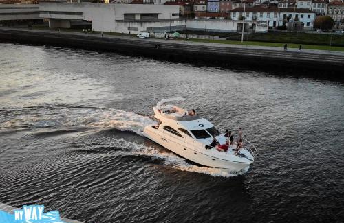 Viana do Castelo Alquiler De Eote | Barco no Coração da Cidade - Iate de 5 estrelas