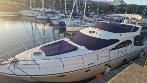 Viana do Castelo Alquiler De Eote | Barco no Coração da Cidade - Iate de 5 estrelas