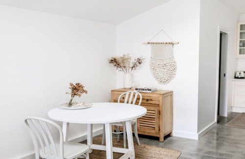 Avalon Beach Cabaña | Bareena Studio Apartment