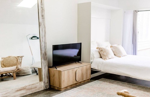 Avalon Beach Cabaña | Bareena Studio Apartment