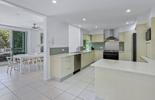 Castaways Beach Casa | Barefoot Beach Abode, Castaways Beach
