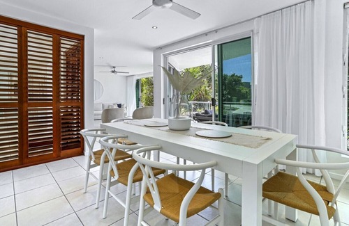 Castaways Beach Casa | Barefoot Beach Abode, Castaways Beach