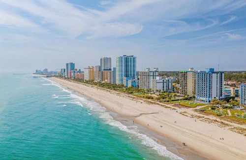 Surfside Beach Casa | Barefoot Beach- Steps to Beach Pool Pet Friendly