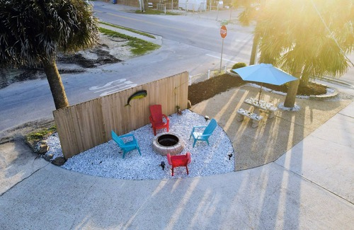 Bid-a-wee Beach Casa | Barefoot Bungalow- Steps to Private Beach, 5-Star Comfort & Near Top Attractions