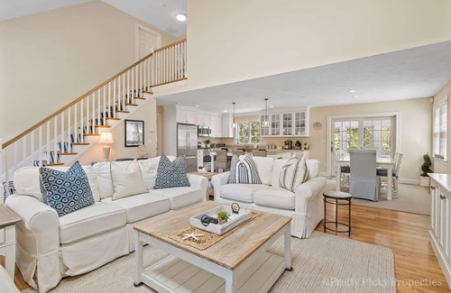 North Chatham Casa | Barefoot Bungalow: 330-C Exquisite Chatham Home, Easy Access to Town, Bike Trail