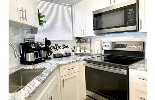 Ocean Side Village Condominio | Barefoot Elegance @ Beach Club w/King Bed