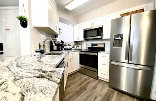 Ocean Side Village Condominio | Barefoot Elegance @ Beach Club w/King Bed