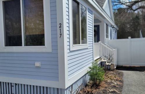 Seaglass Village Cabaña | Cute year round duplex unit with bonus private living room - Comes with golf cart!