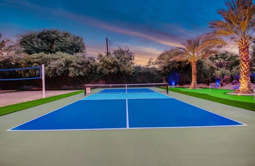 Bermuda Dunes Casa | BAREFOOT VOLLEYBALL BUNGALOW-1ACRE