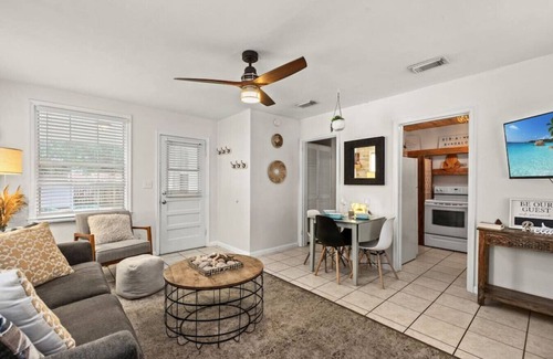 Bid-a-wee Beach Casa | Barefoot Bungalow: 1940s Bungalow, 1Blk2Bch, Romantic Retreat, FREE Activities!