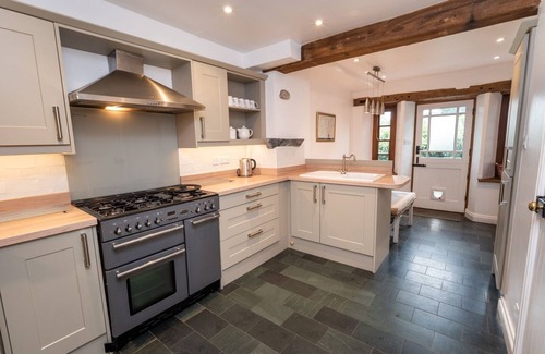 Portinscale Cabaña | Barf Cottage - a cottage that sleeps 5 guests in 3 bedrooms