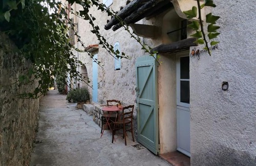 Bargemon Apartamento | BARGEMON : Petit cocon frais dans charmant village