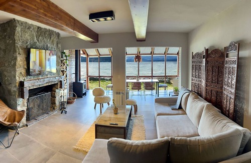 Golondrinas Chalet De Esquí | Bariloche front lake house, Les 2 Chalets, amazing view and location!