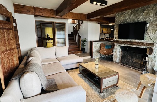 Golondrinas Chalet De Esquí | Bariloche front lake house, Les 2 Chalets, amazing view and location!