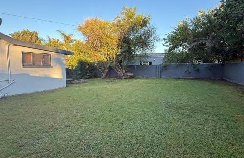 Sandbaai Casa | Barking Beach Cottage, Sandbaai - Pet Friendly
