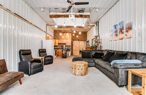 Mather Casa | Barn & cabin with firepits, grills, foosball, kayaks, home theater, & 2 kitchens