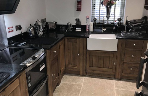 Winkhill Casa | Barn Conversion - Sleeps 4 - Pet friendly - Garden