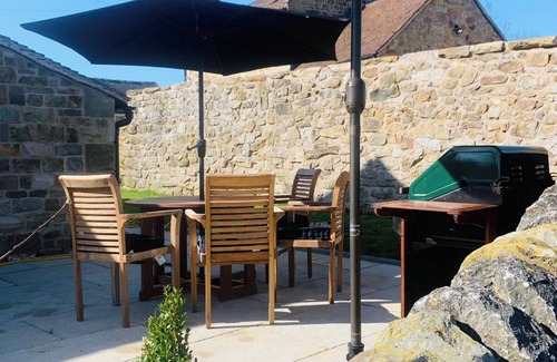 Winkhill Casa | Barn Conversion - Sleeps 4 - Pet friendly - Garden