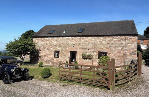 Cauldon Low Casa | Barn Conversion - Sleeps 4 - Pet friendly - Garden