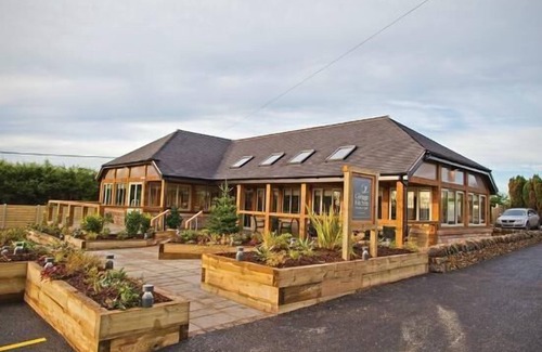 Cauldon Low Casa | Barn Conversion - Sleeps 2 - Pet friendly - Garden