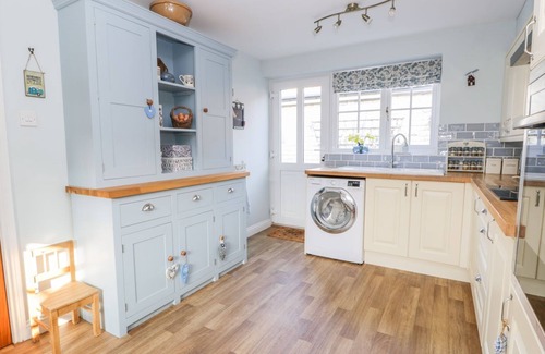 Scawton Cabaña | BARN COTTAGE, pet friendly, with open fire in Kirkbymoorside