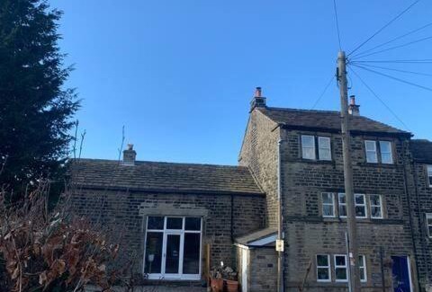 Honley Casa | Barn Cottage Quirky Weaver's Cottage in Quaint Hamlet