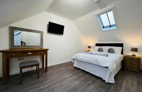 Frome Casa | Barn Cottage, with pre booked use of Indoor Swimming Pool