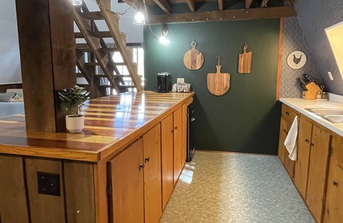 Bemus Point Casa | Barn in Bemus Point -1 mile to Chautauqua Lake and right on the snowmobile trail