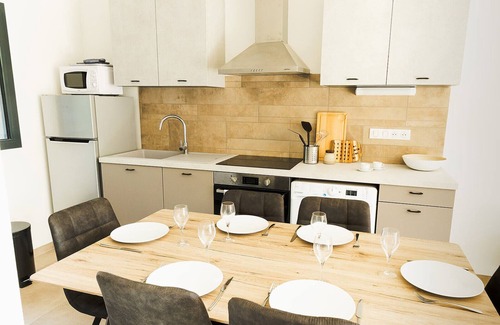 Assier Casa | Barn La Roca Masia - Les Tournesols, swimming pool, garden, 3 bedrooms 6/8 people