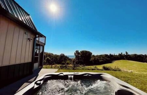 De Soto Casa | Barn On The Ridge / HOT TUB / Sleeps 6