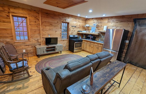 Baltic Casa | Barn Stay at Hanover Vineyards