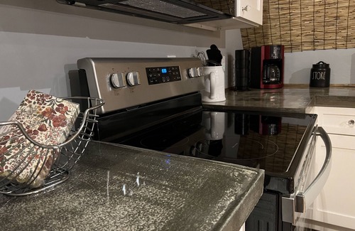 Sugar Grove Cabina | Barn Vibes: Hot Tub, Tube Slide, Fishing Pond & Petting Zoo?