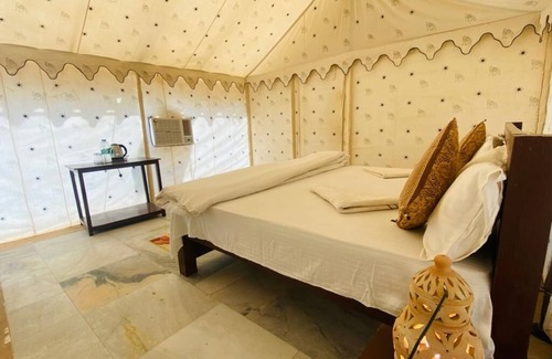 Khuri Hotel | Barna Desert Camp
