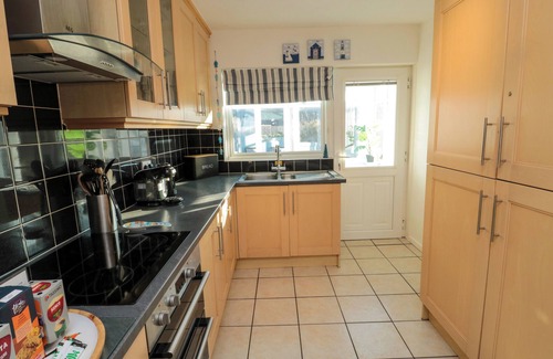 Boulmer Casa | BARNACLES, pet friendly, with open fire in Longhoughton