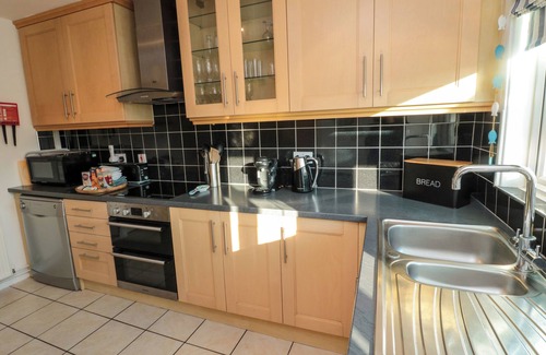 Boulmer Casa | BARNACLES, pet friendly, with open fire in Longhoughton