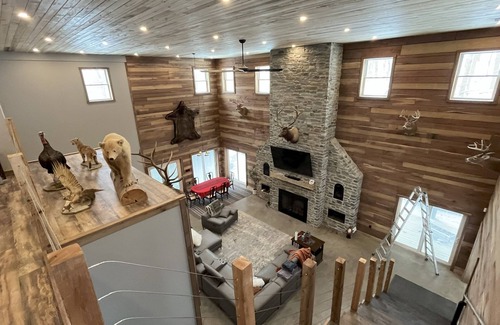 Koleen Cabina | Barndominium/Cabin in Woods