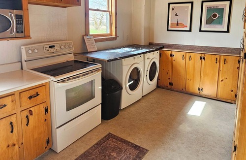 Lot 46 Cabaña | Barnhouse in Baltic – 4-Bedroom Seaside Escape Near PEI’s Best Beaches