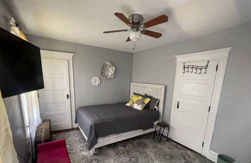 Bridgeport Casa | Barnum House CONVENIENT location !